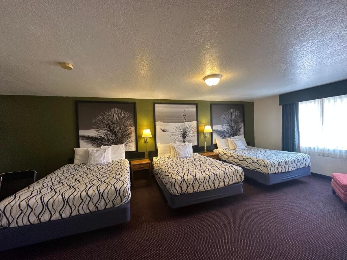 Queen Suite at Simple Rewards Inn