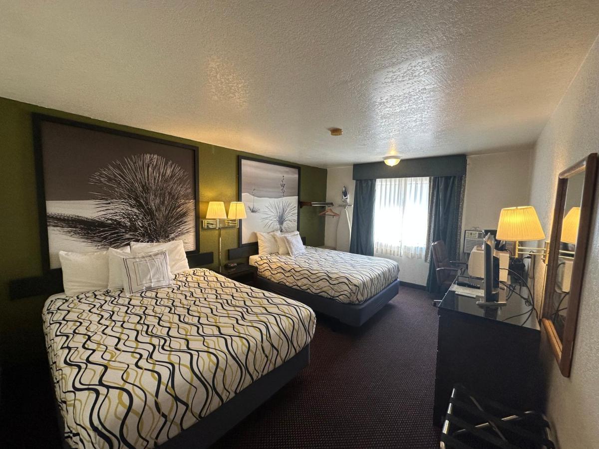 Queen Room at Simple Rewards Inn