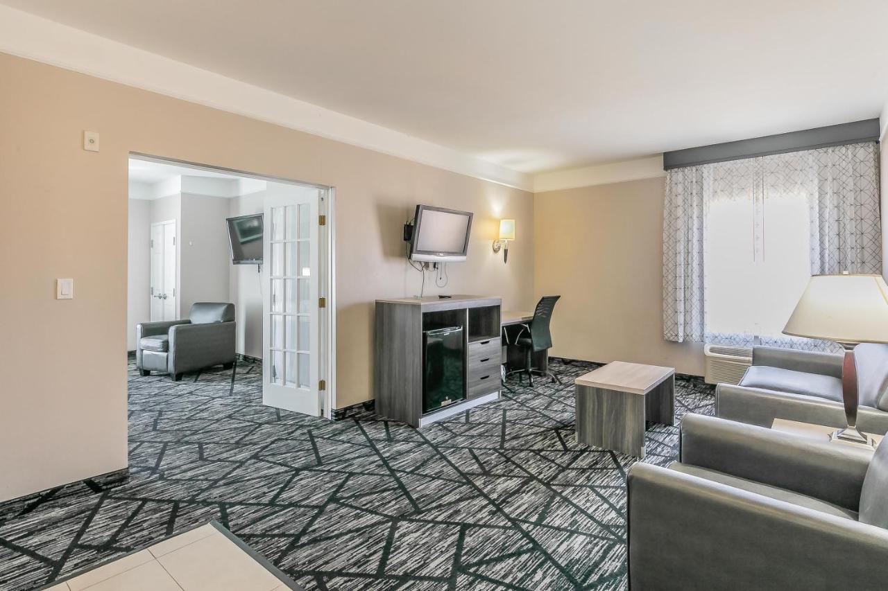Deluxe Family King Suite -Non-Smoking at La Quinta Inn & Suites by Wyndham Granbury