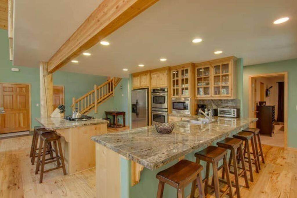  | Riverside 6 Bed 6 Bth Heated Indoor Pool & HotTub & Sauna