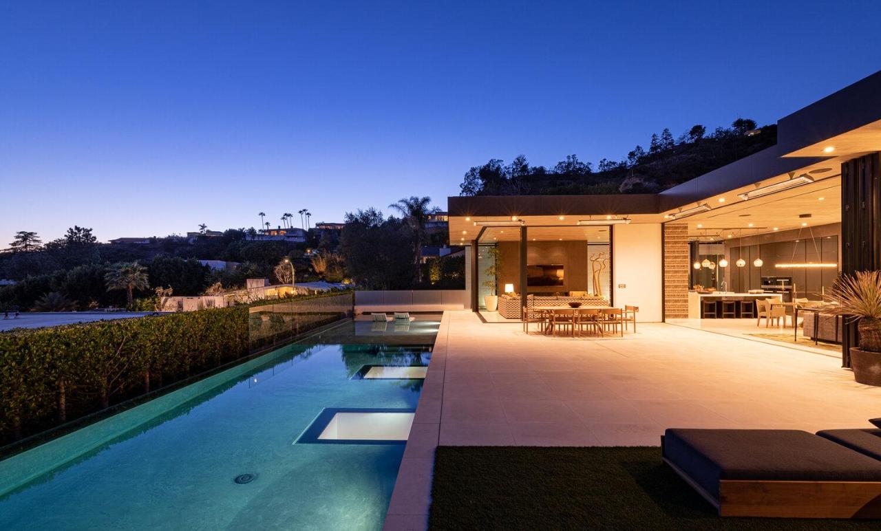  | Ultra Modern Villa In Doheny Estates