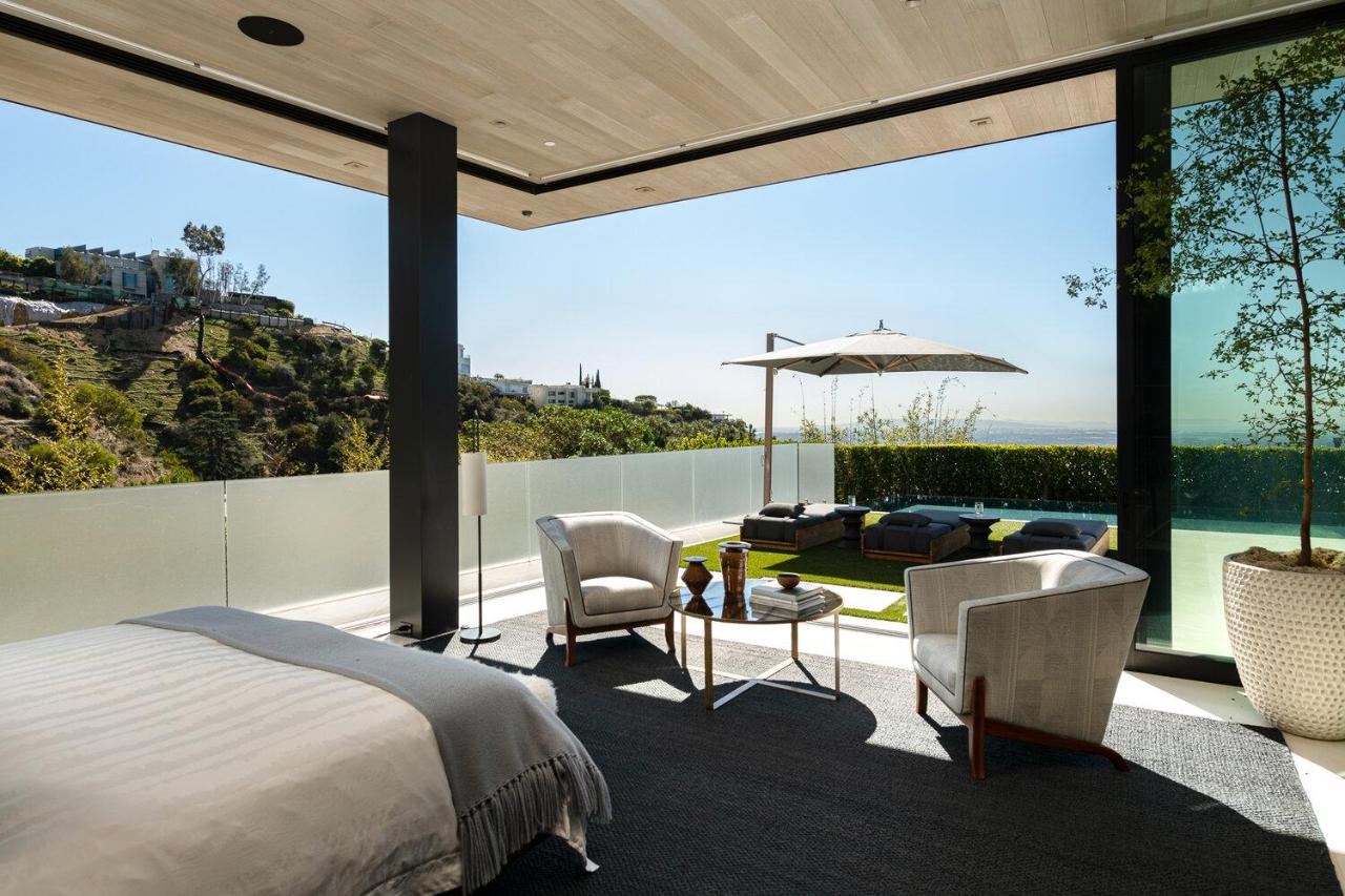  | Ultra Modern Villa In Doheny Estates