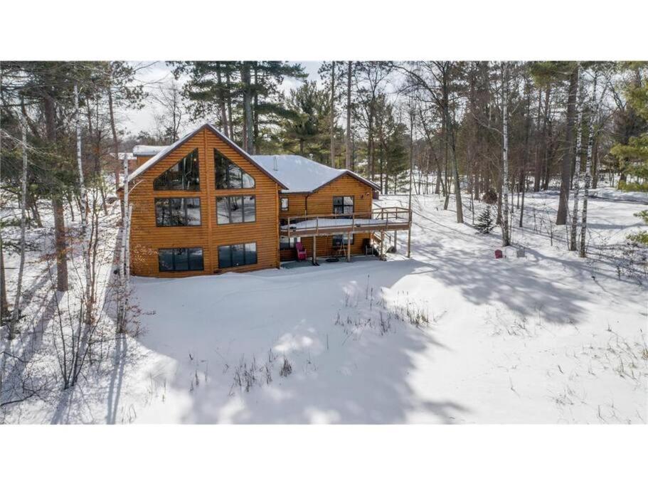 | Large Log Home on Lake with Hot Tub
