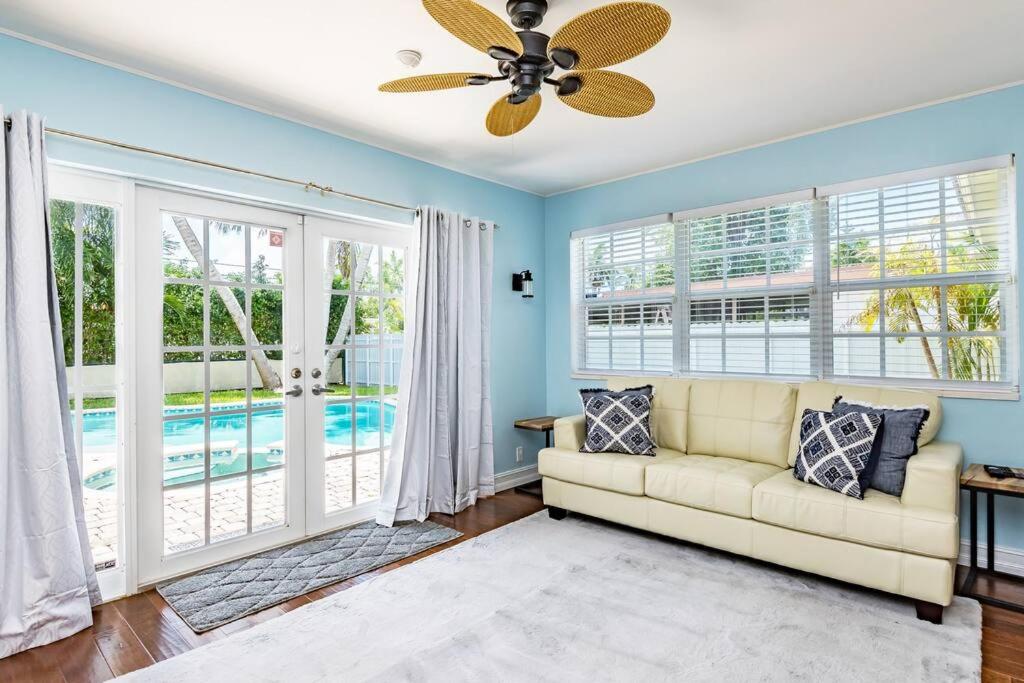  | Spacious Hollywood 3BR with pool near beach