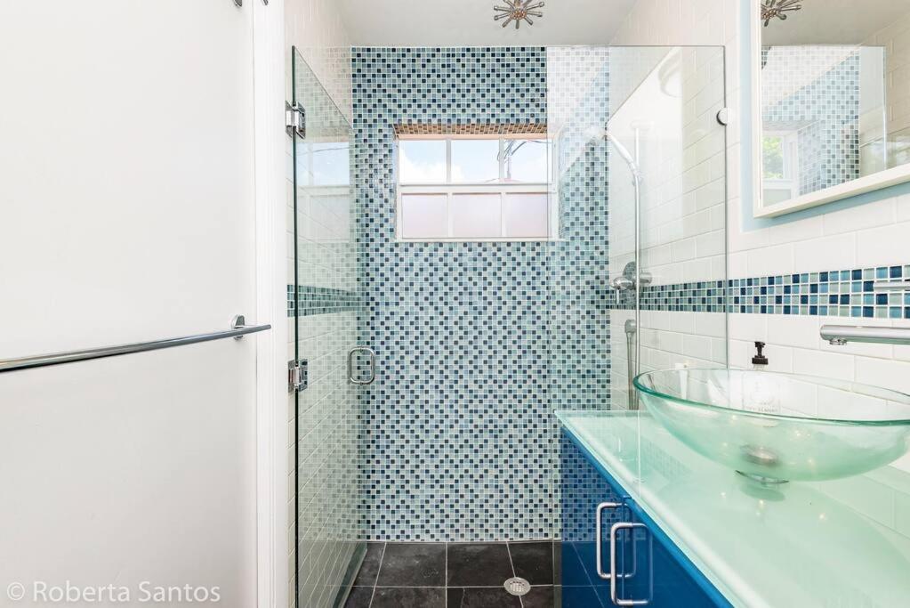  | Spacious Hollywood 3BR with pool near beach