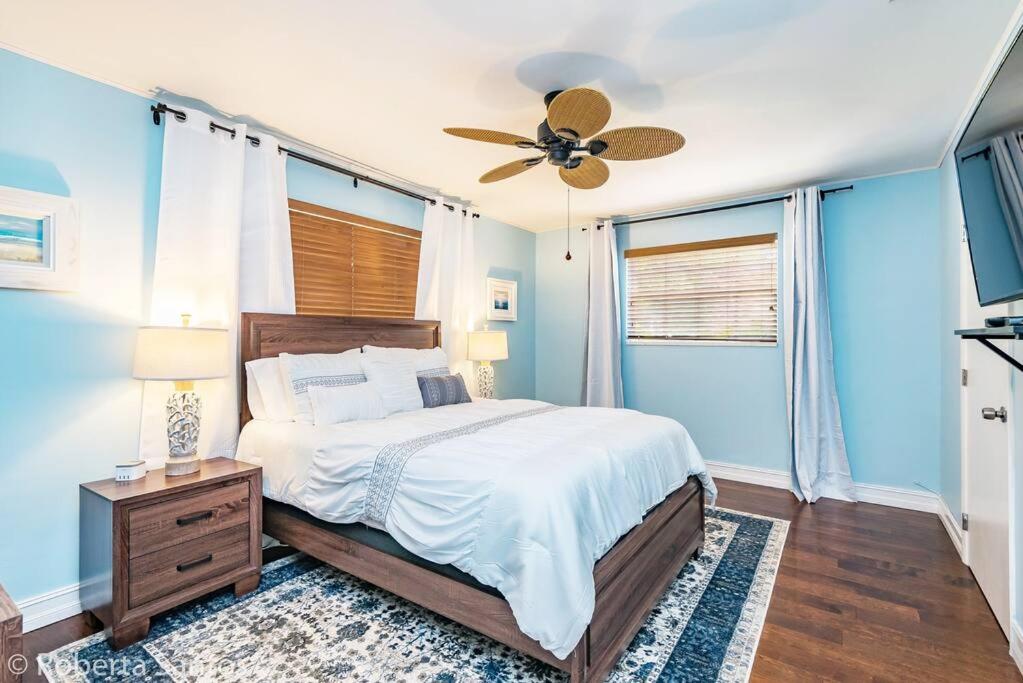  | Spacious Hollywood 3BR with pool near beach