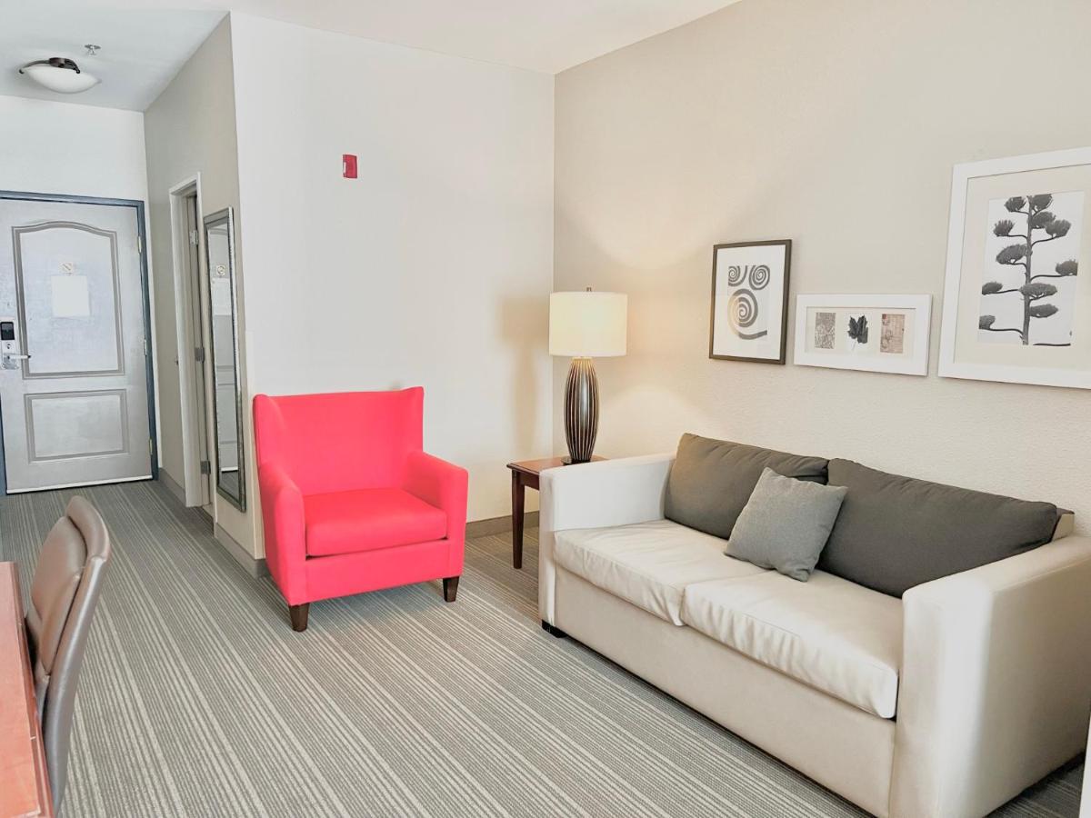 King Studio Suite - Non-Smoking at Country Inn & Suites by Radisson, Emporia, VA