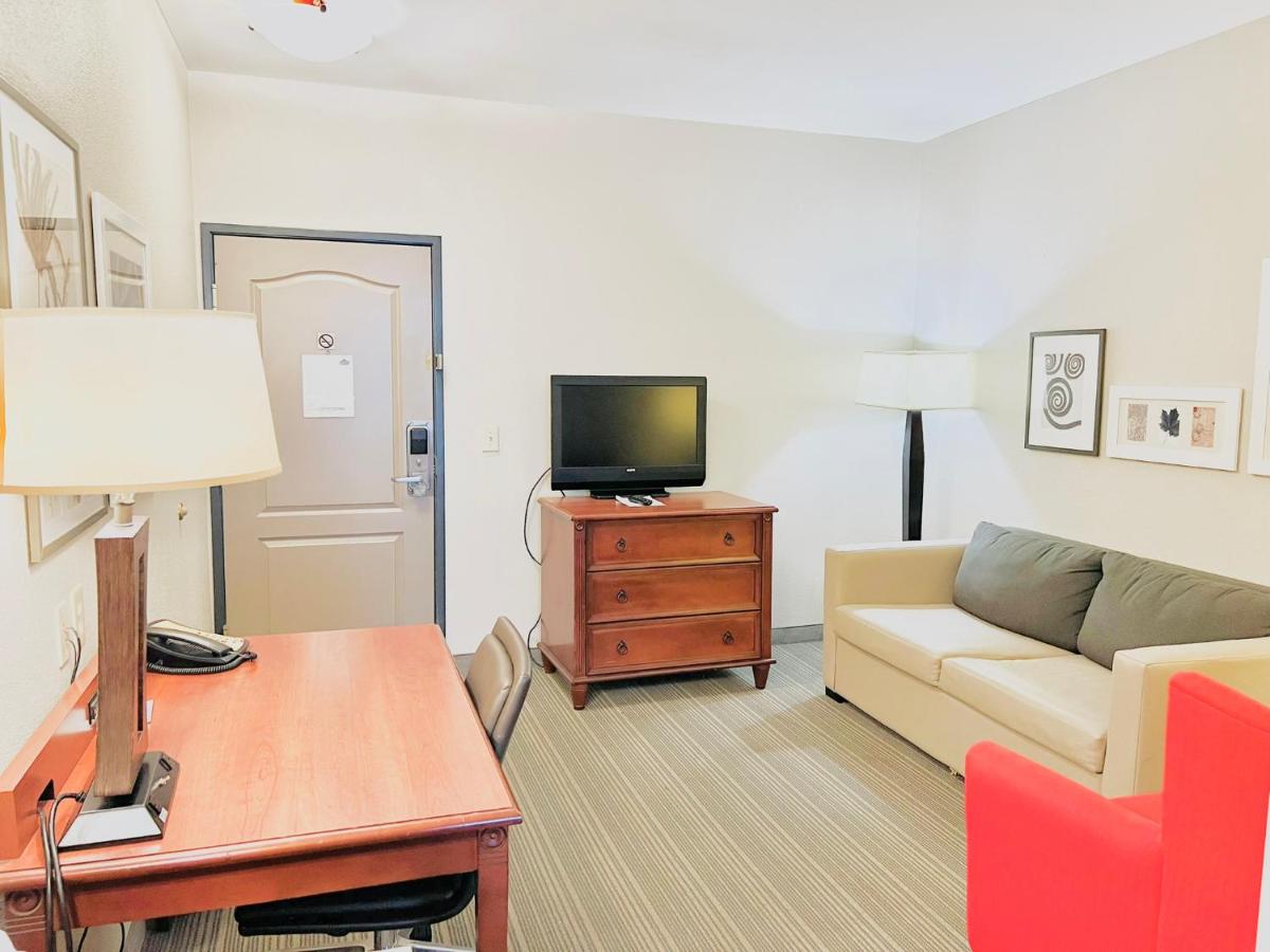 One-Bedroom Suite with Two Queen Beds - Non-Smoking at Country Inn & Suites by Radisson, Emporia, VA