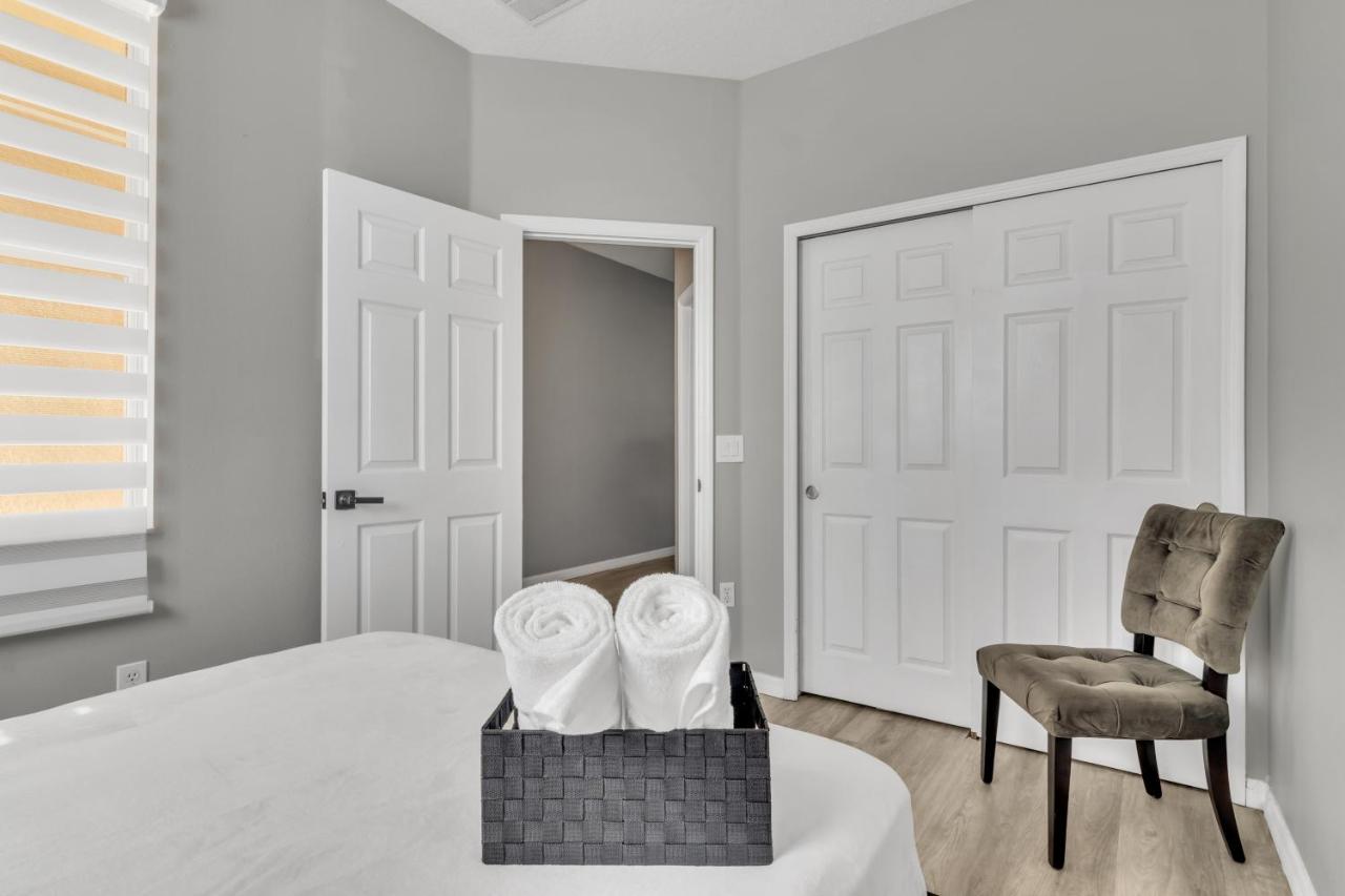  | Just 10 mins from Disney and walking distance to outlets restaurants