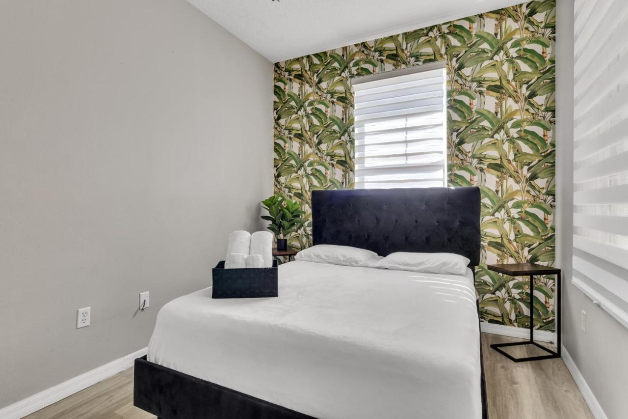  | Just 10 mins from Disney and walking distance to outlets restaurants