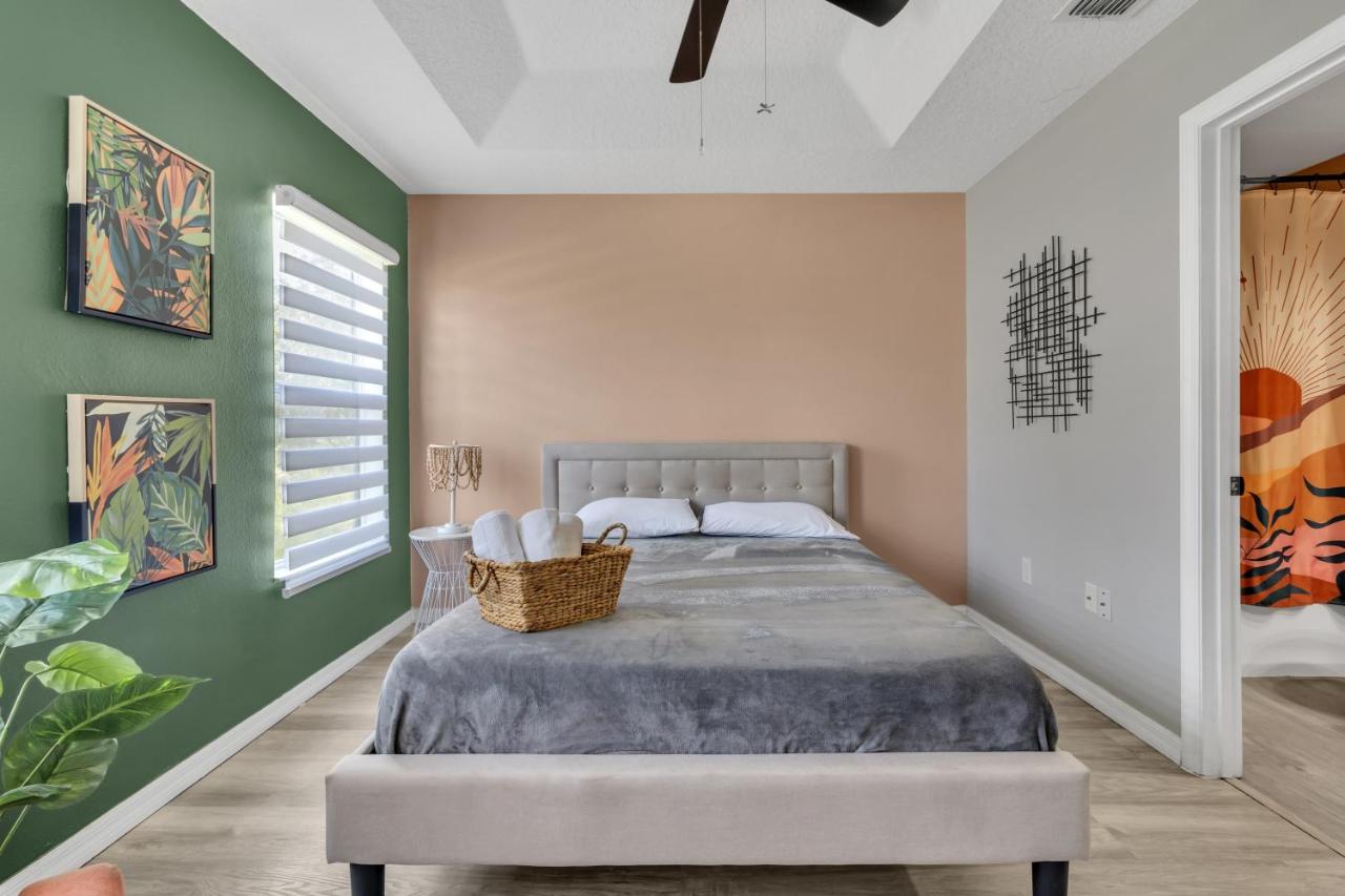  | Just 10 mins from Disney and walking distance to outlets restaurants