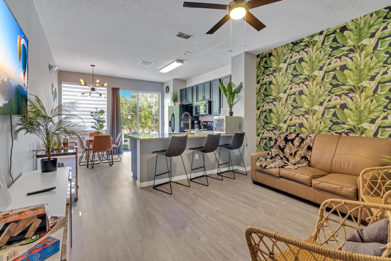  | Just 10 mins from Disney and walking distance to outlets restaurants