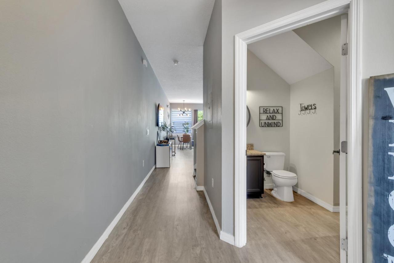  | Just 10 mins from Disney and walking distance to outlets restaurants