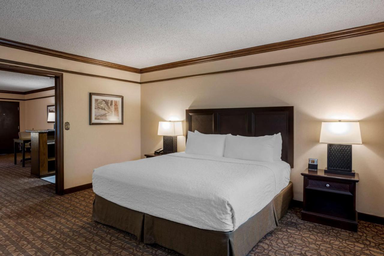 King Suite - Non-Smoking at Best Western Inn of the Ozarks