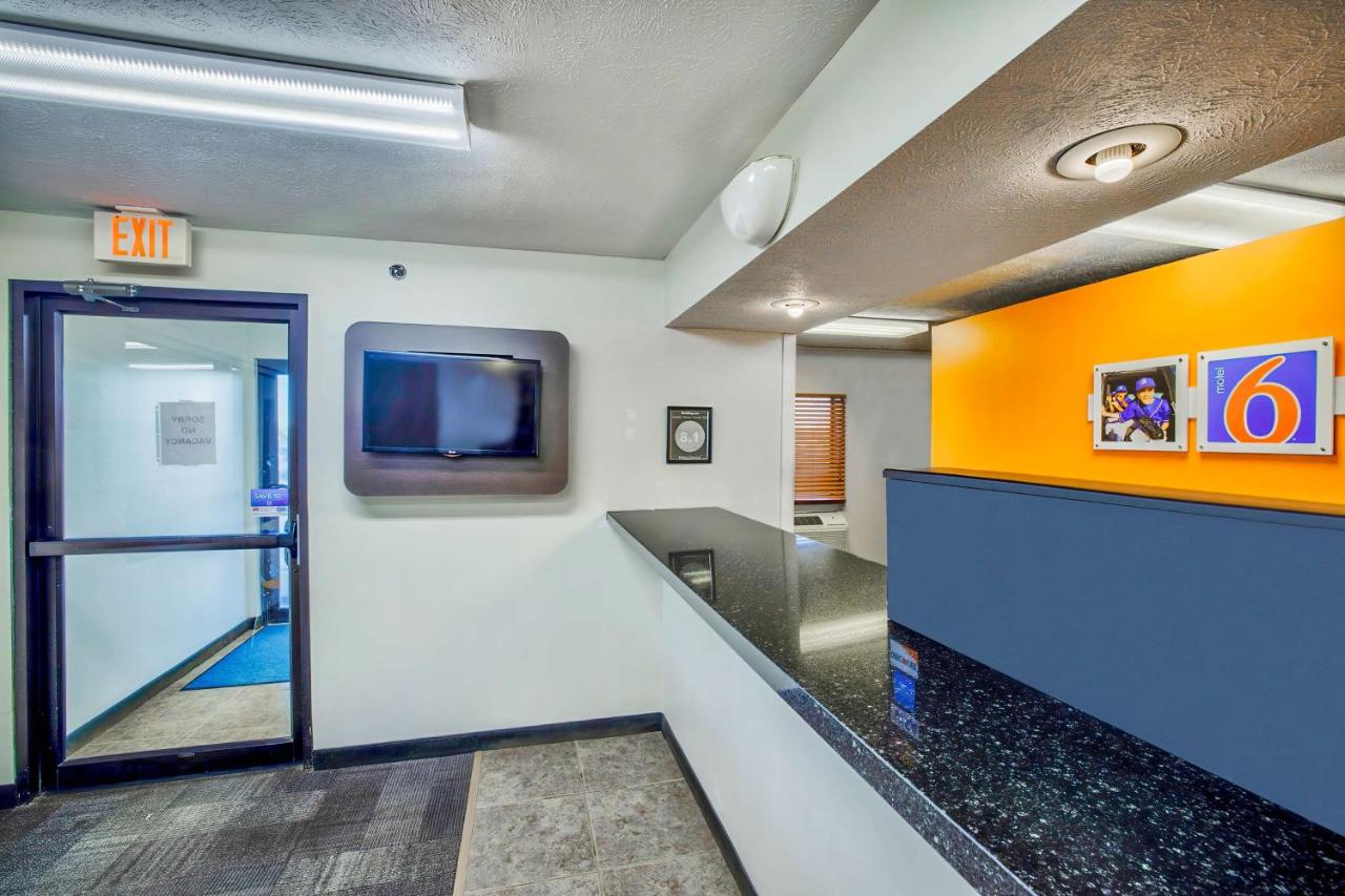 | Motel 6-Percival, IA
