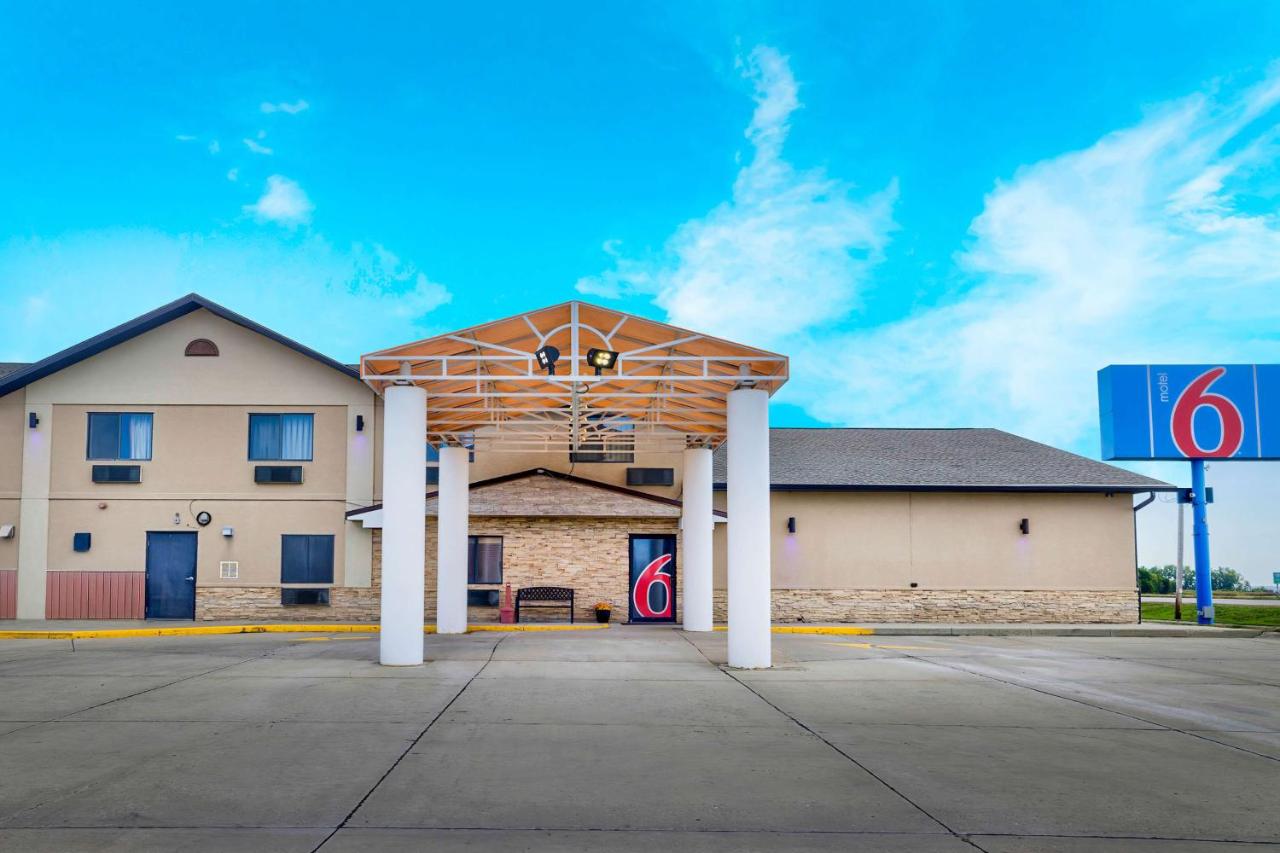 | Motel 6-Percival, IA