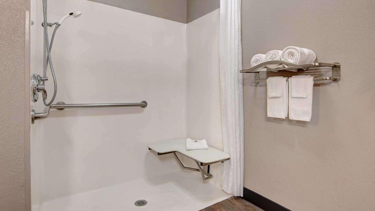 | Motel 6-Percival, IA