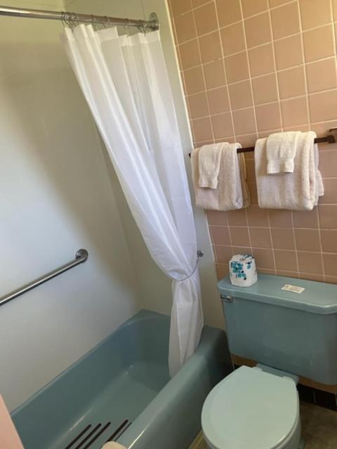 | Gale River Motel