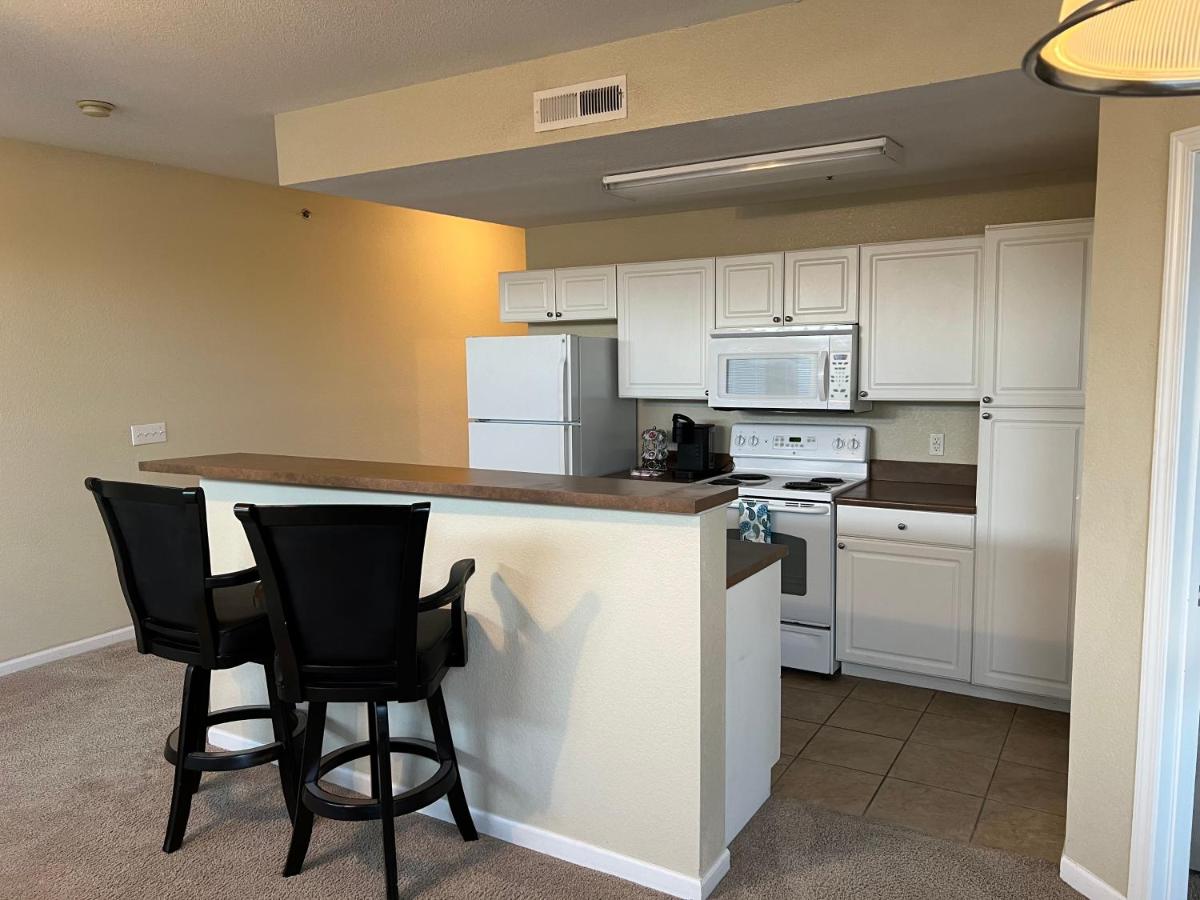 One-Bedroom Apartment at Washburn Hotel Suites