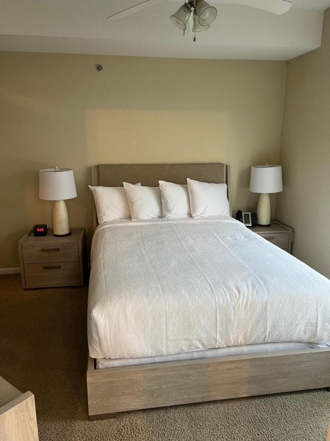 One-Bedroom Apartment at Washburn Hotel Suites