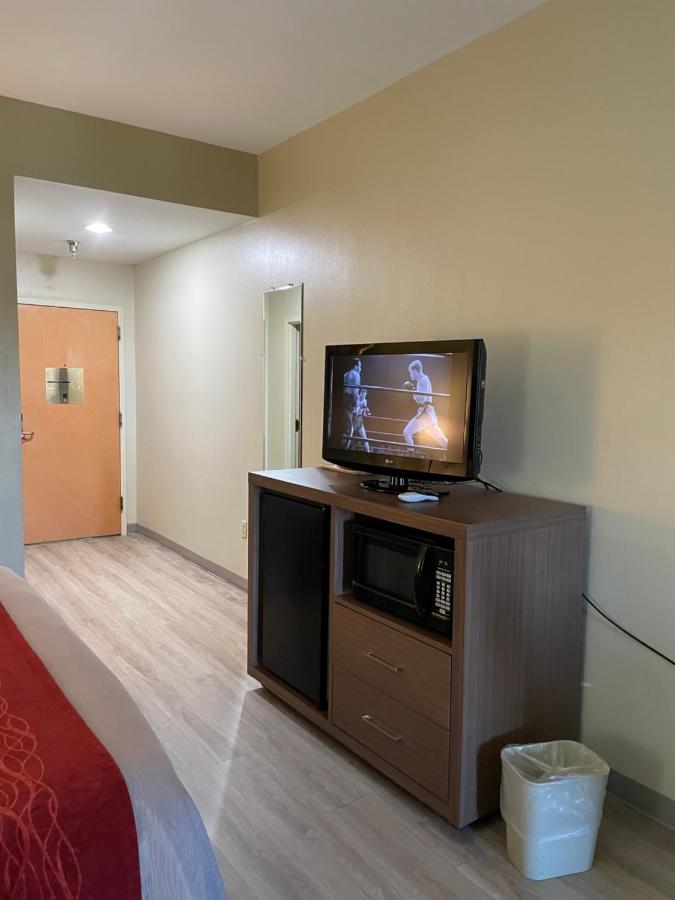 King Room - Non-Smoking at Econo Lodge Newport Smoky Mountains Gateway