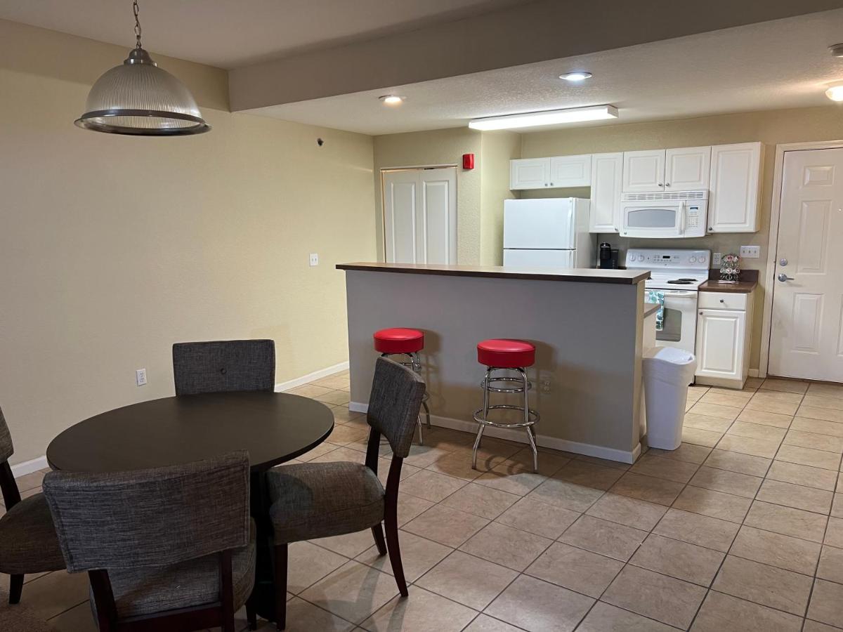 Two-Bedroom Apartment at Washburn Hotel Suites