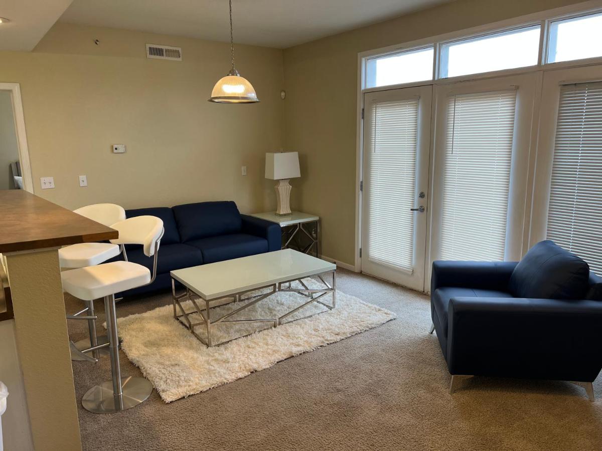Three-Bedroom Apartment at Washburn Hotel Suites
