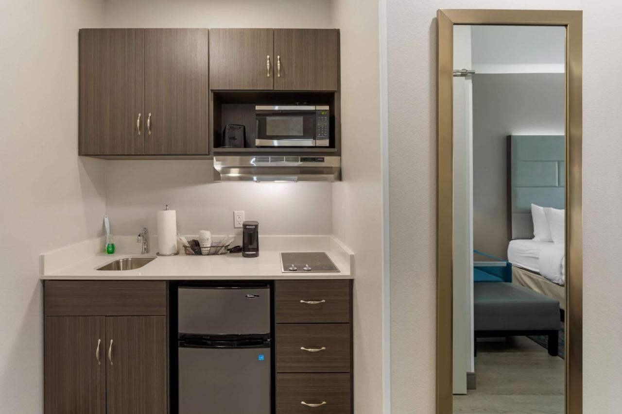 | Best Western Plus Executive Residency Antioch Inn
