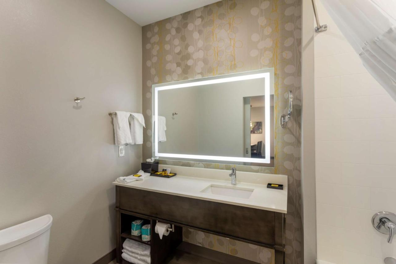  | Best Western Plus Executive Residency Antioch Inn