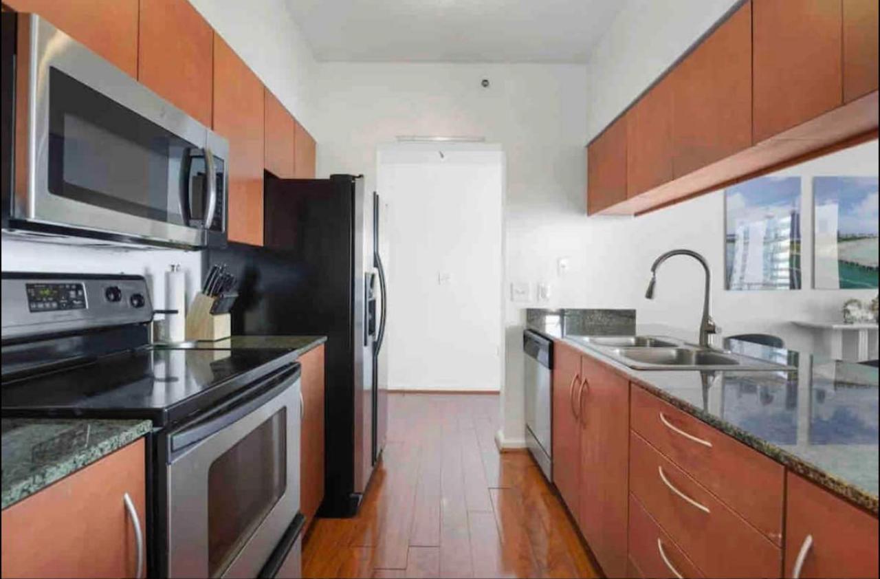 | **LUXURY 2BR CONDO BRICKELL-STUNNING WATERVIEWS**