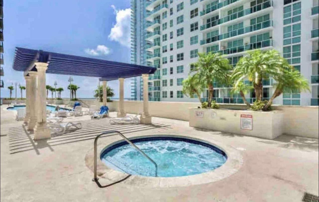 | **LUXURY 2BR CONDO BRICKELL-STUNNING WATERVIEWS**