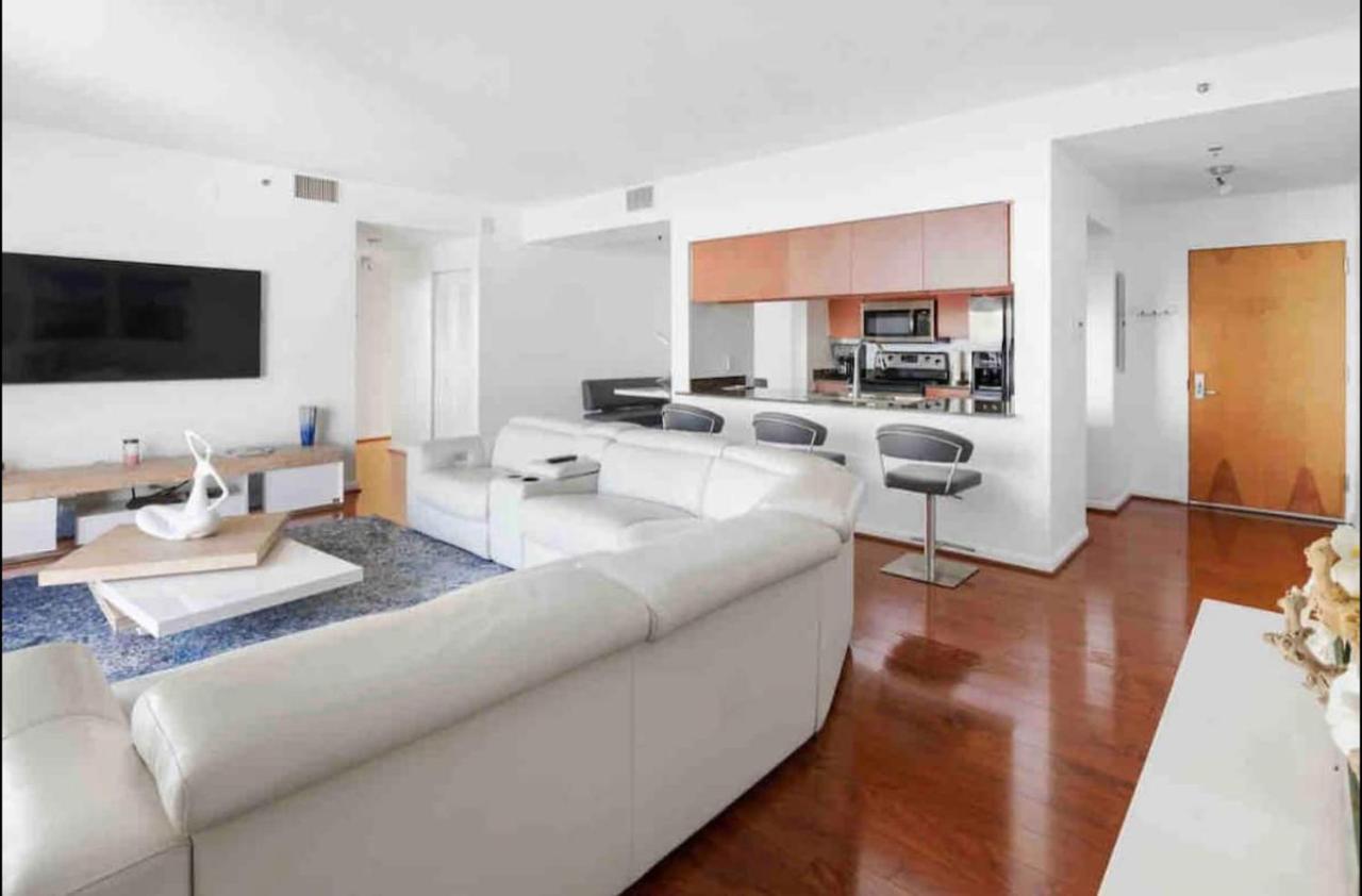 | **LUXURY 2BR CONDO BRICKELL-STUNNING WATERVIEWS**
