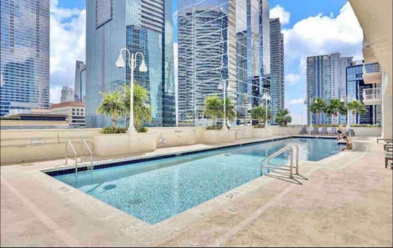 | **LUXURY 2BR CONDO BRICKELL-STUNNING WATERVIEWS**