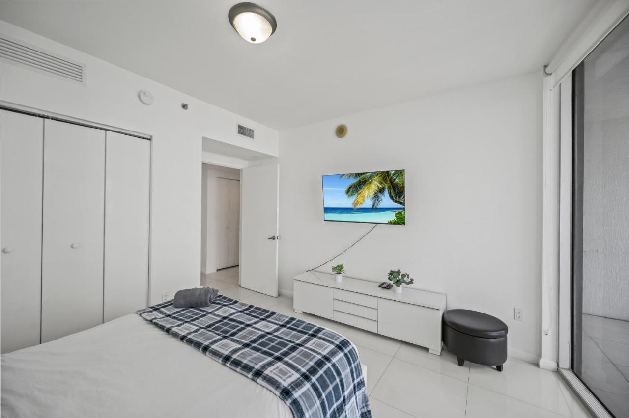  | **ICONIC 2 BR W ICON BRICKELL- WATERVIEWS-FREESPA*