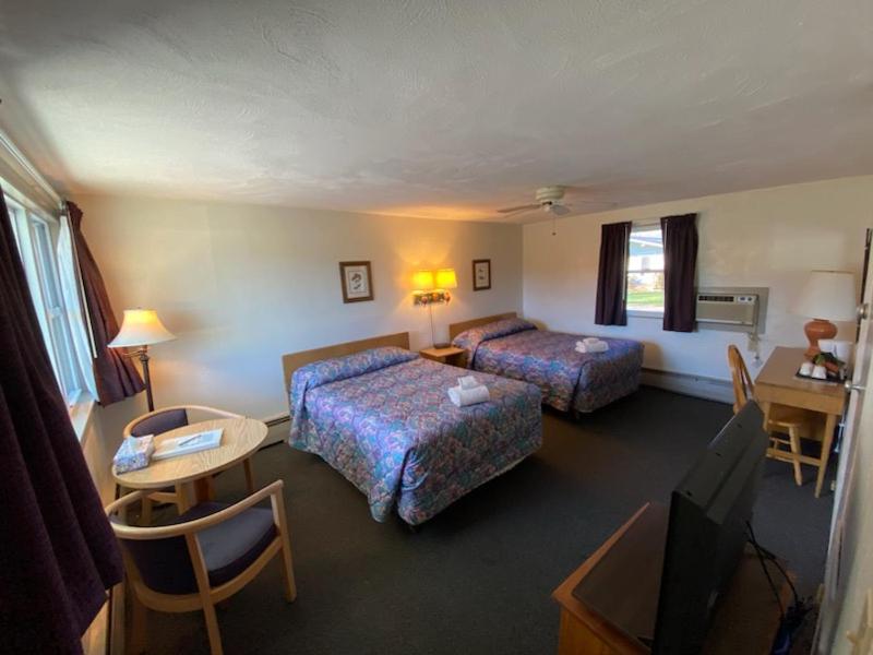 | Gale River Motel