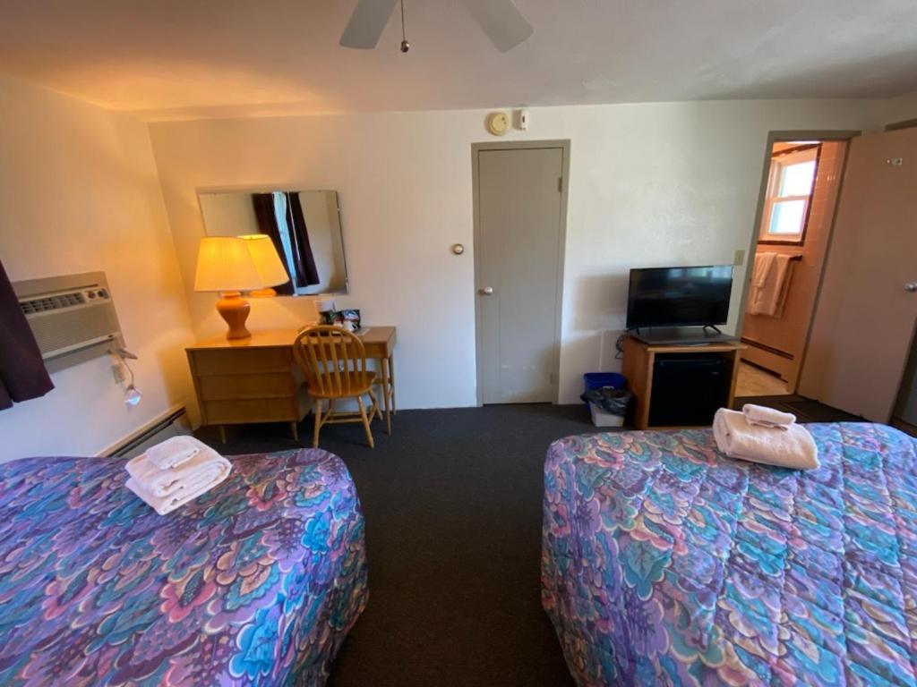 | Gale River Motel