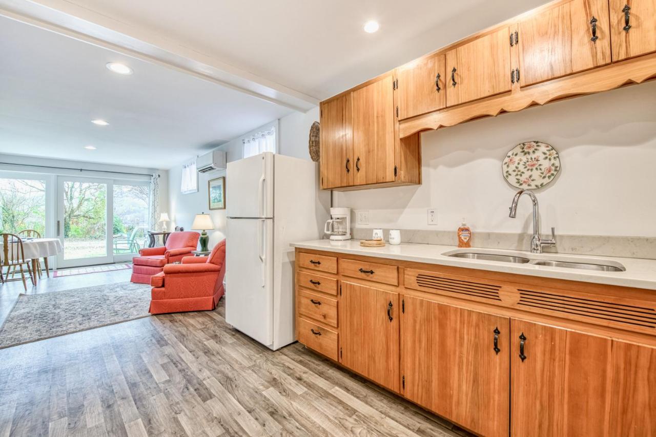| Lakeview Studio