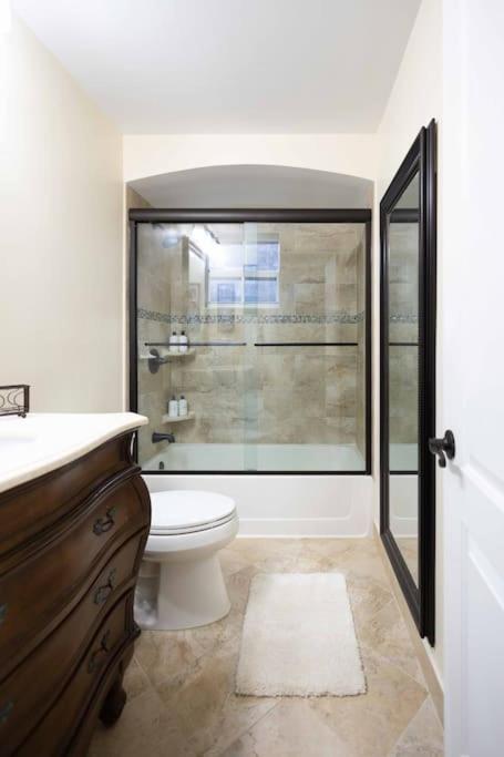 | Sunshine Retreat Sparkling Blue Pool And Spa