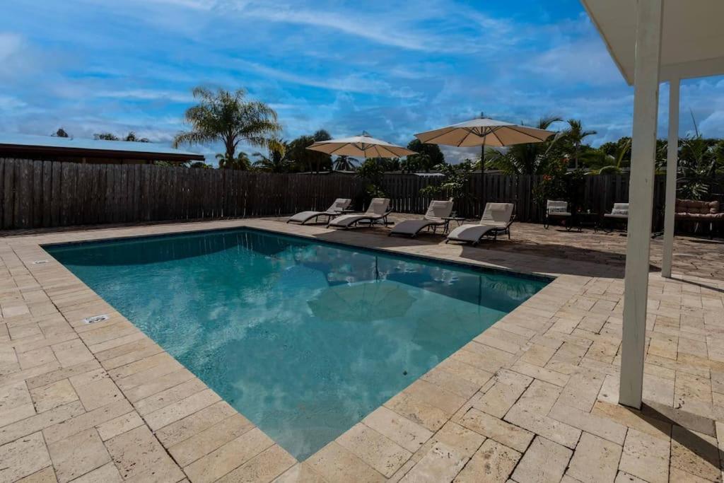 | Sunshine Retreat Sparkling Blue Pool And Spa