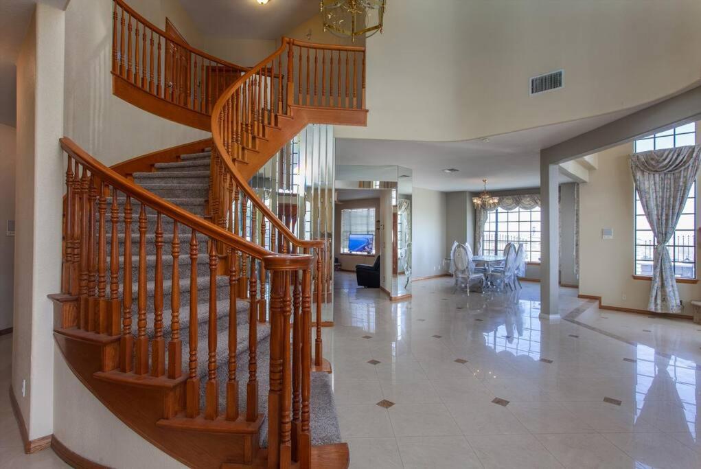 | LUXURIOUS VILLA FOR BEST VACATIONS AND MEMORIES