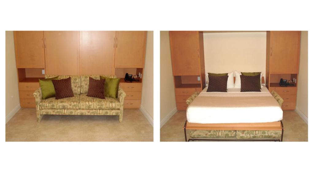Deluxe Studio at Westover Arms Hotel