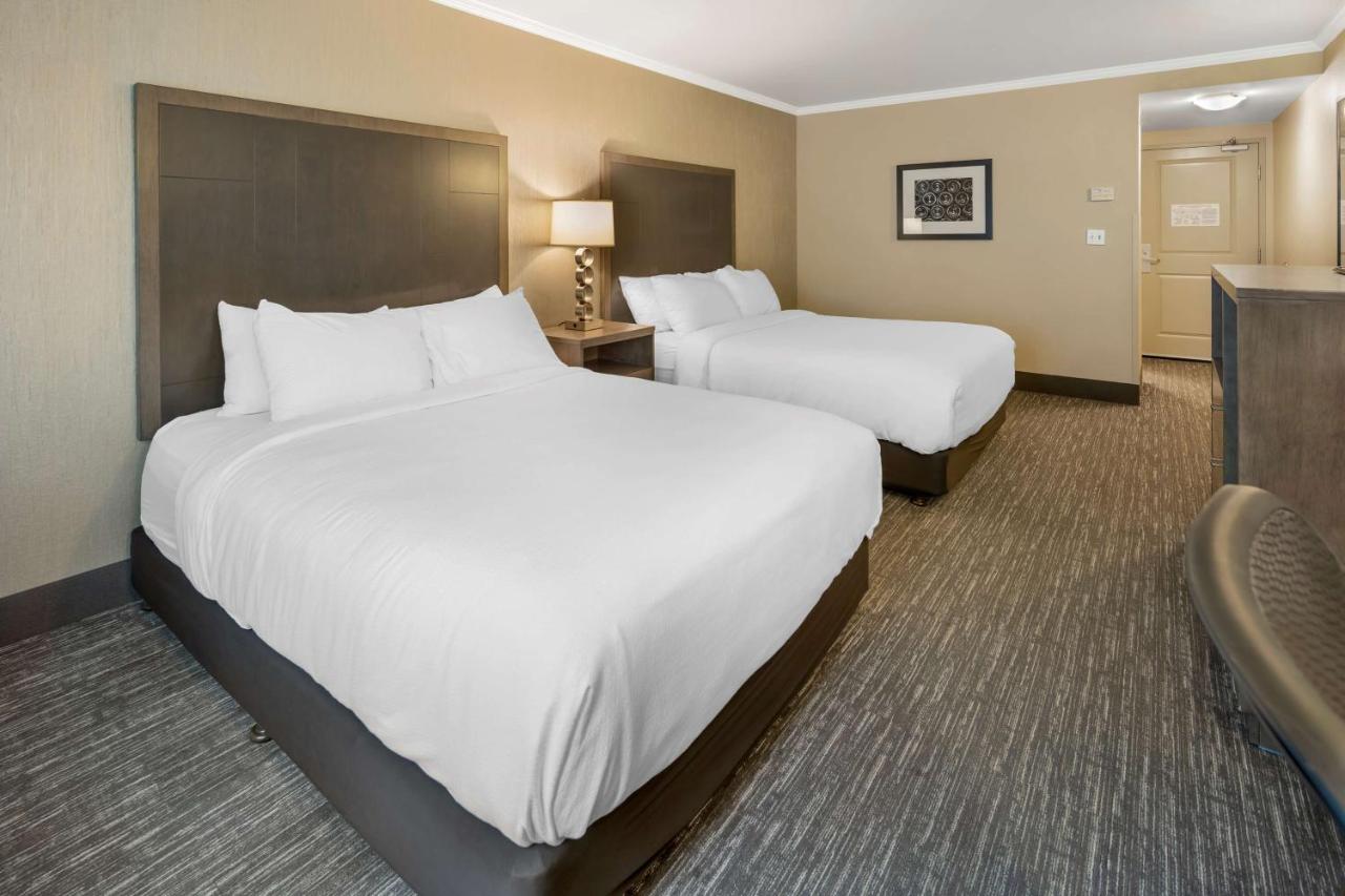 Queen Room with Two Queen Beds and Roll-In Shower - Disability Access/Non-Smoking at Best Western Plus Chena River Lodge