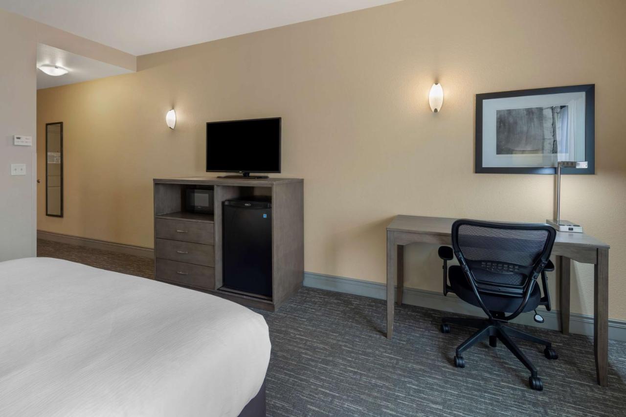 King Room - Non-Smoking at Best Western Plus Chena River Lodge