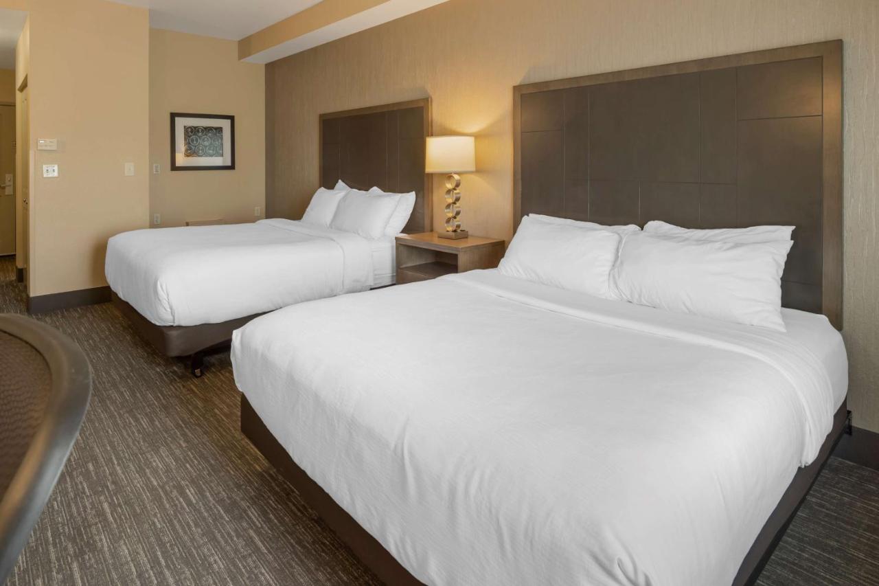 Queen Room with Two Queen Beds and Roll-In Shower - Disability Access/Non-Smoking at Best Western Plus Chena River Lodge