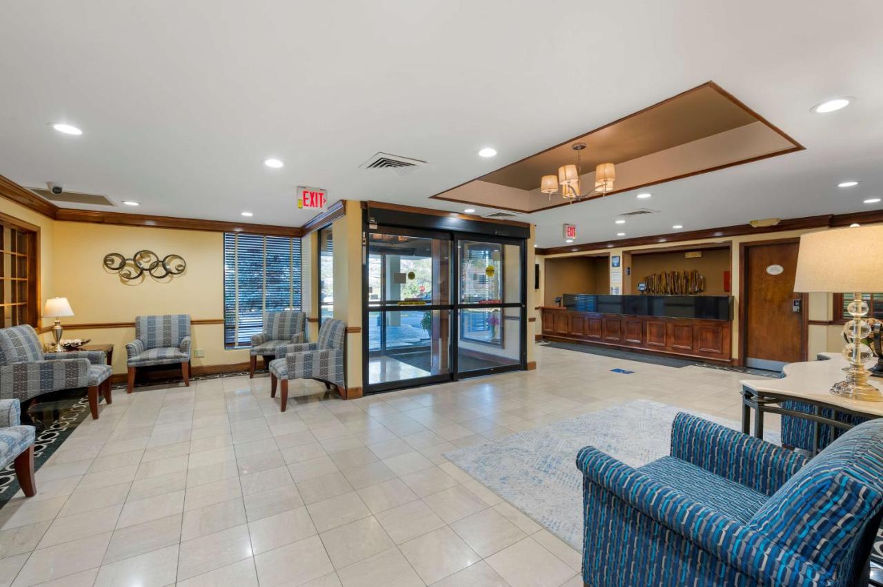 | Best Western Louisville East Inn & Suites