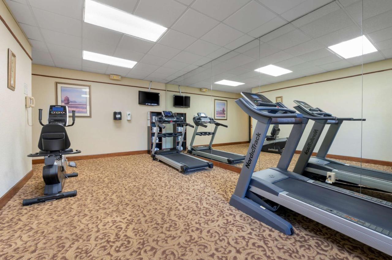 | Best Western Louisville East Inn & Suites