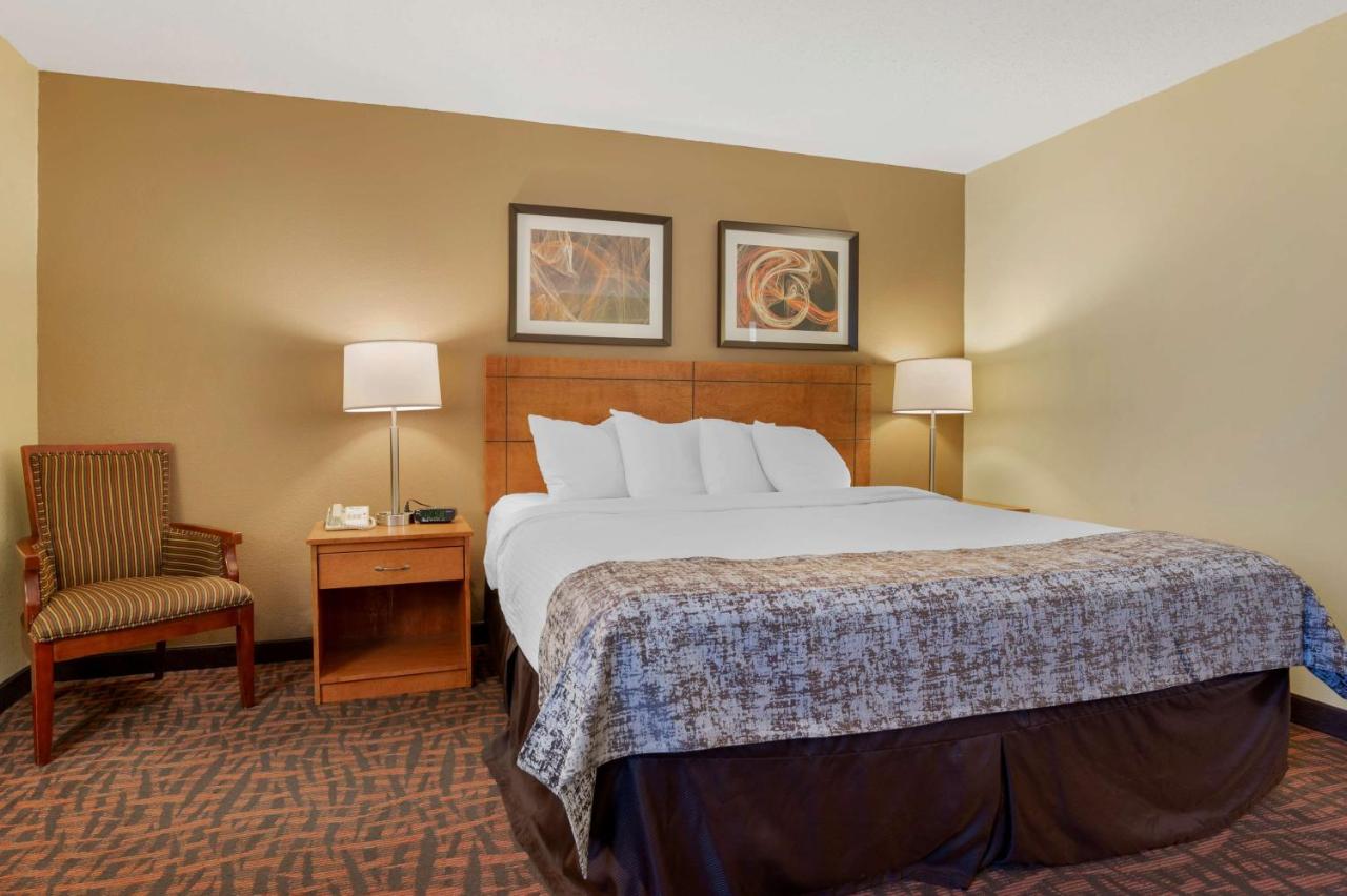 | Best Western Louisville East Inn & Suites