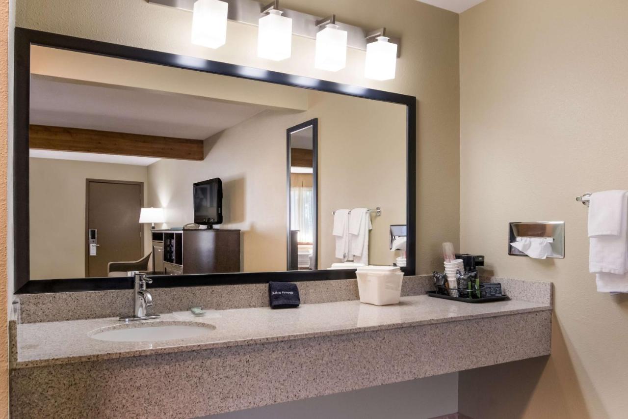 Queen Room with Two Queen Beds - Non-Smoking at Best Western Weston Inn