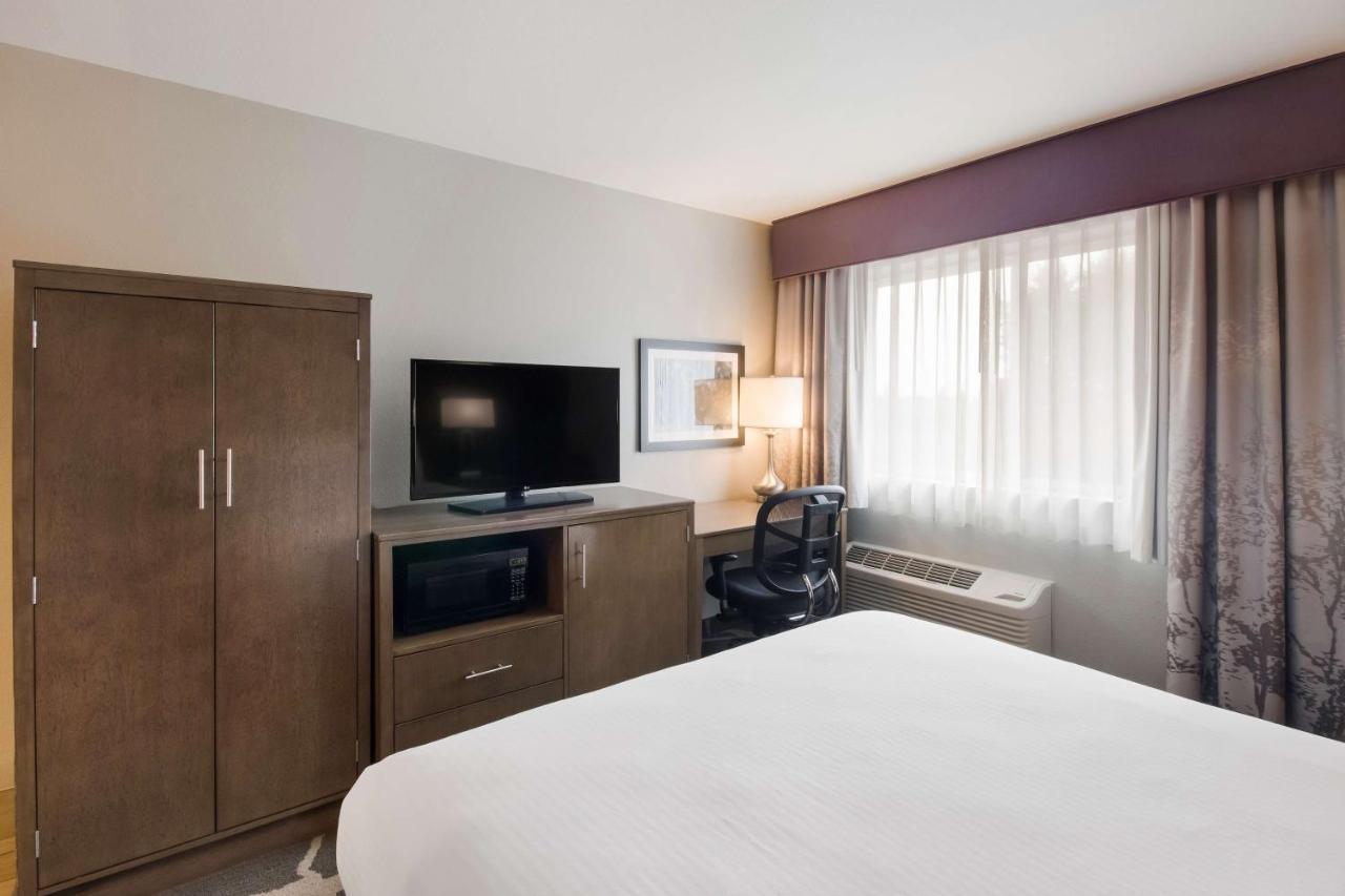 Small Double Room at Best Western McMinnville Inn