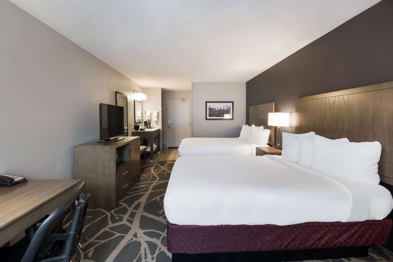 Queen Room with Two Queen Beds at Best Western McMinnville Inn